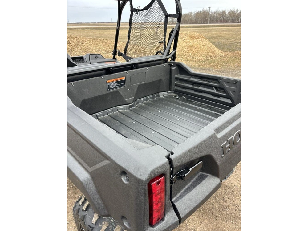 2026 Honda Pioneer 700-2p Dlx alt