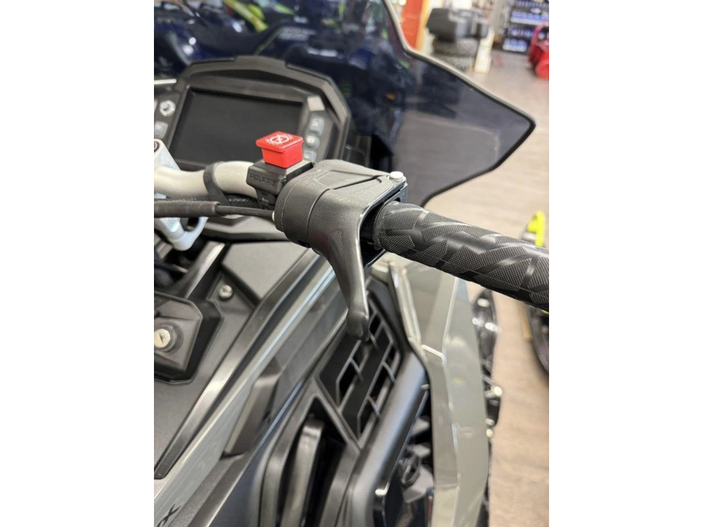 2025 Polaris Boost Indy Vr1 137 Shadow Gray / Gloss Black alt