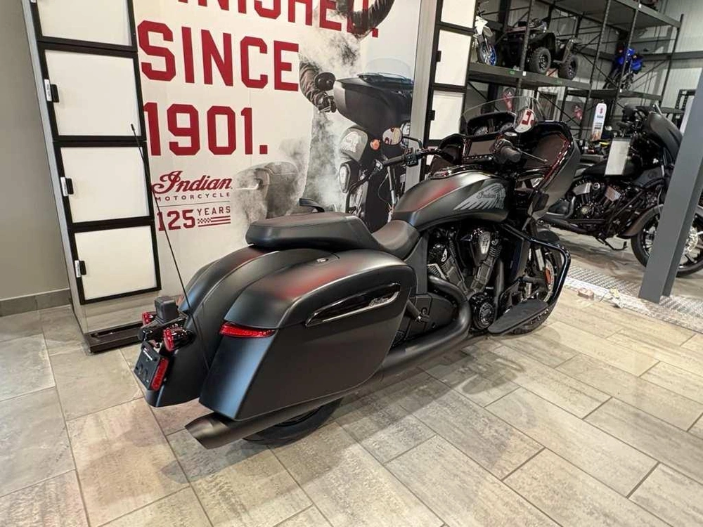 2026 Indian Motorcycle Challenger Dark Horse + 112 Package alt
