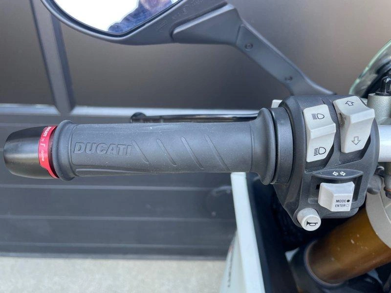 2021 Ducati Supersport S 950 alt