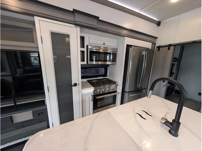 Keystone Rv Montana 3857br 2023 alt