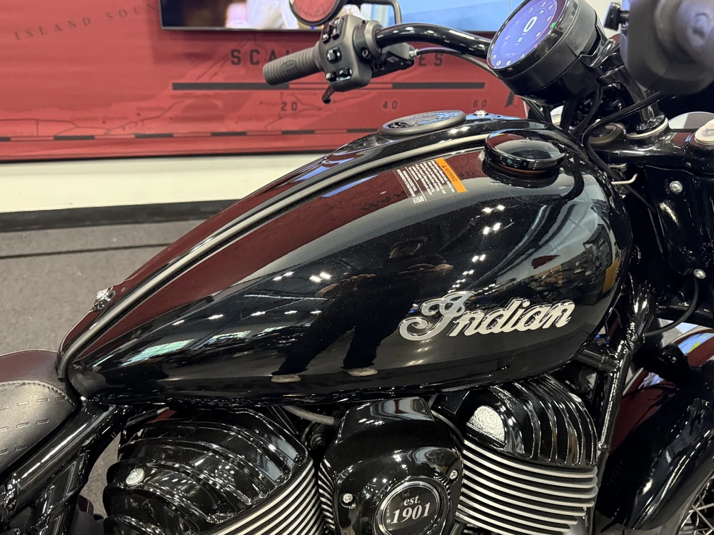 2025 Indian Motorcycle Super Chief Dark Horse, Black Metallic, 49s alt