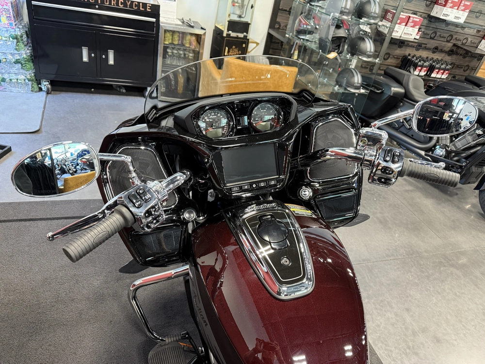 2026 Indian Motorcycle Challenger Limited 112 alt