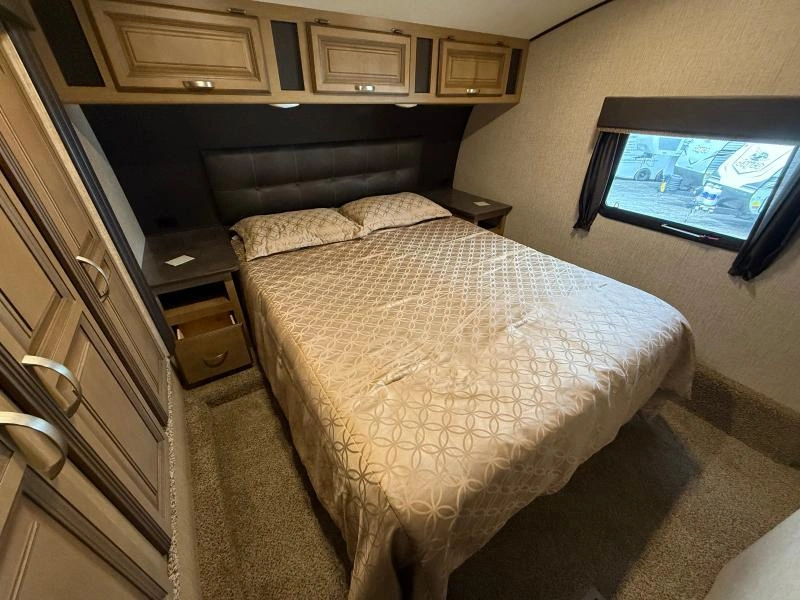Crossroads Cruiser 28se 2017 alt