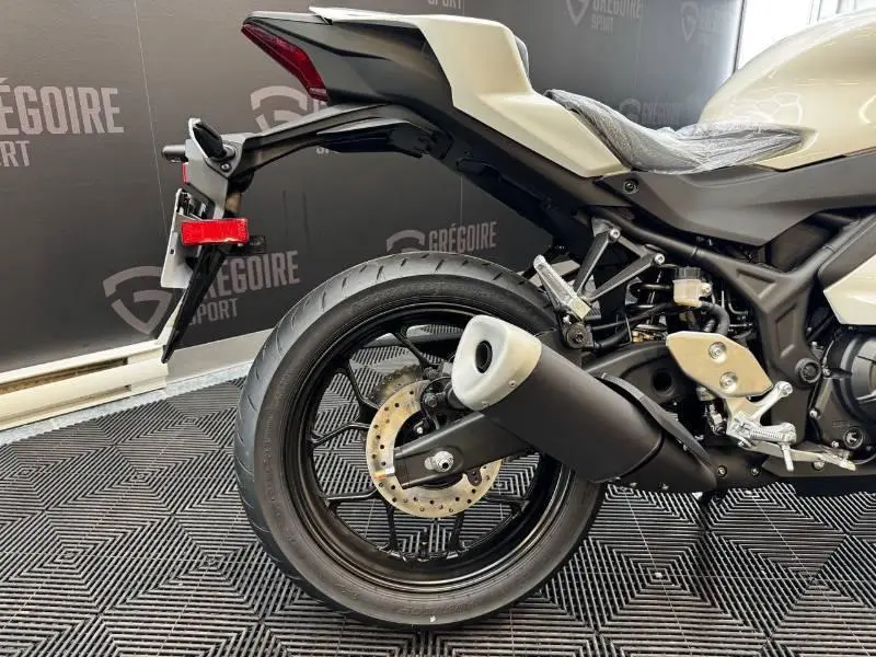 2026 Yamaha YZF-R3 70E ANNIVERSAIRE thumbnail 3