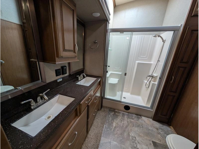 Forest River Cedar Creek 38fl 2019 alt
