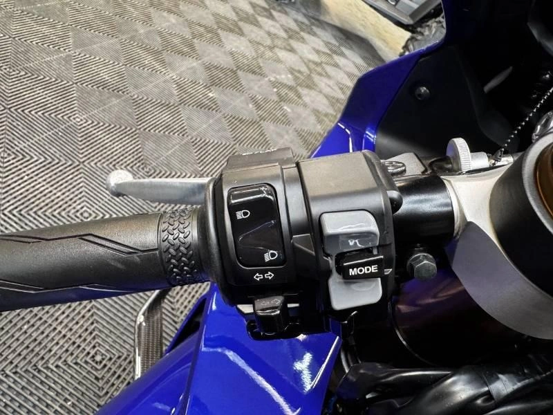 2026 Yamaha Yzf-r1 alt