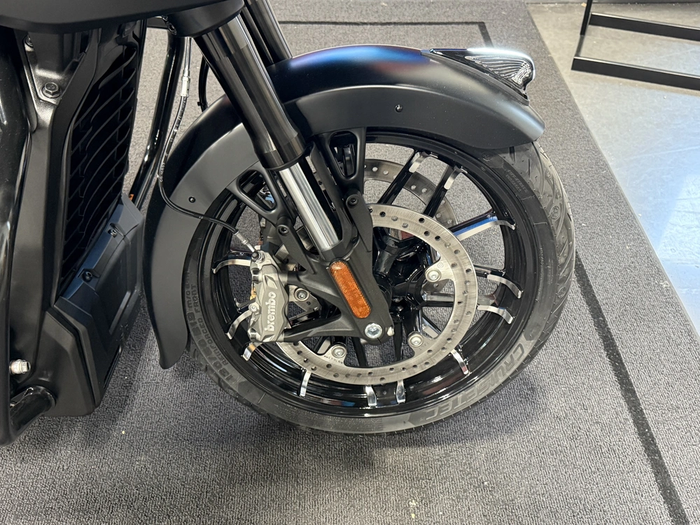 2026 Indian Motorcycle Challenger 112 Dark Horse® With Powerband Audio alt