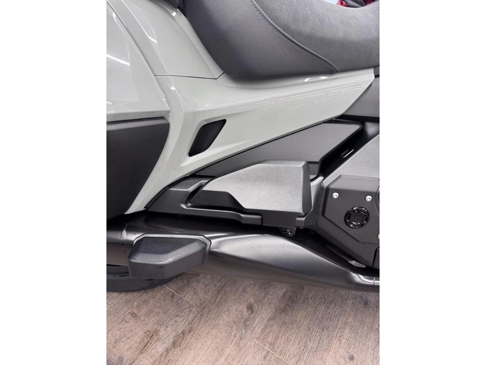 2026 Honda Gold Wing Tour alt