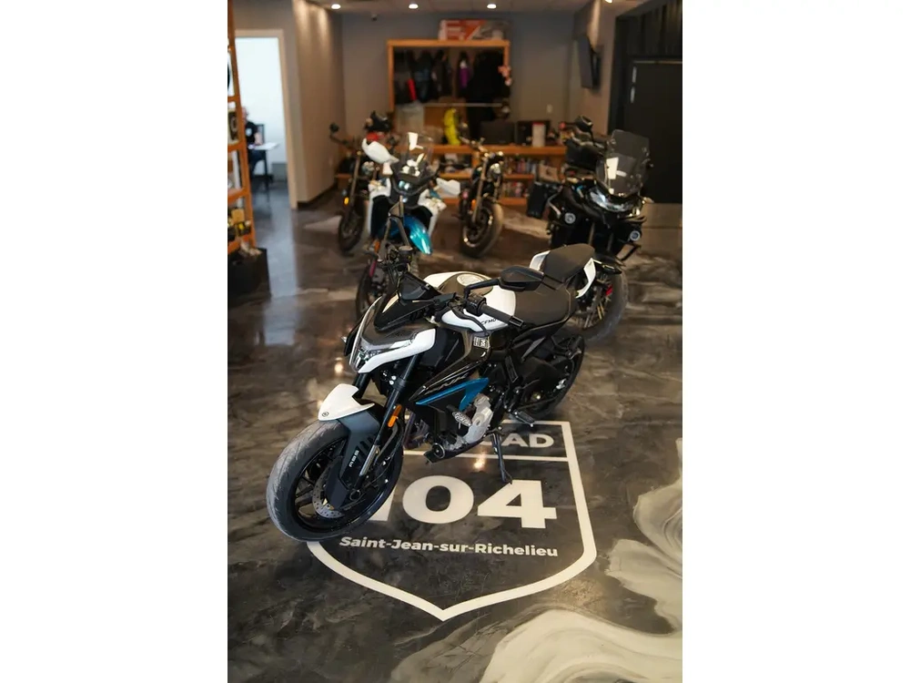 Cfmoto 675 Nk 2026 alt
