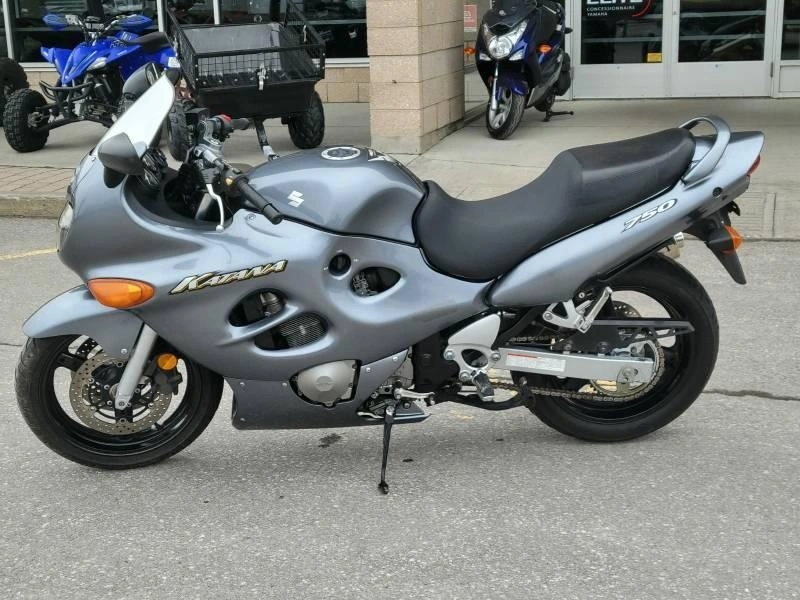 2004 Suzuki Gsx750 alt