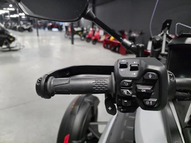 2025 Can-Am SPYDER CANYON XT thumbnail 12