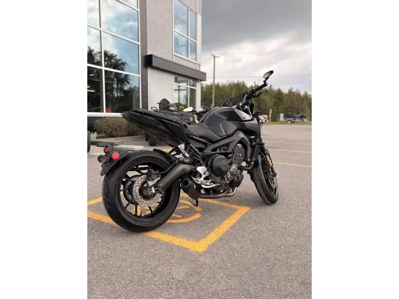 2018 Yamaha MT-09 thumbnail 7