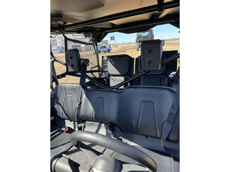 2025 Honda Pioneer 1000-5P DLX thumbnail 14