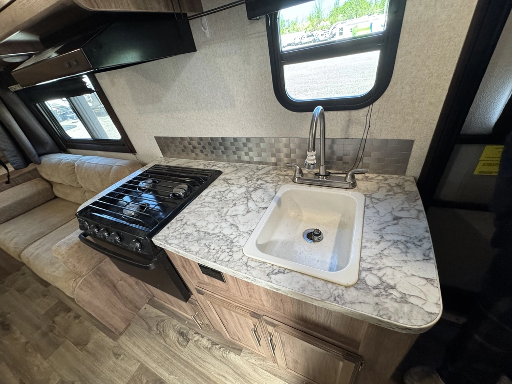 Jayco Jay Feather 17z 2018 alt