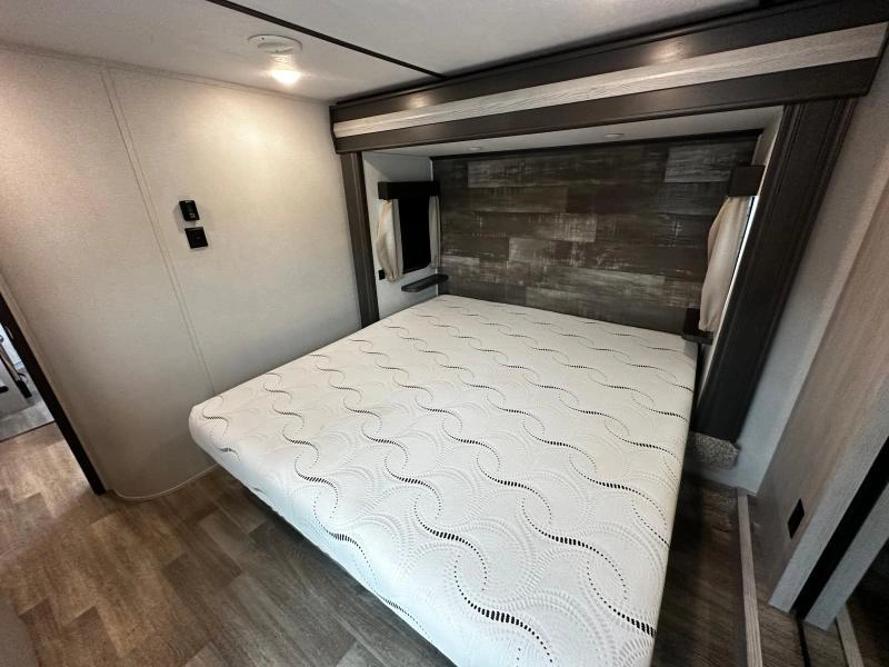 Keystone Rv Montana 373rd 2021 alt
