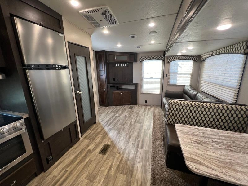 Shasta Phoenix 25mk 2019 alt