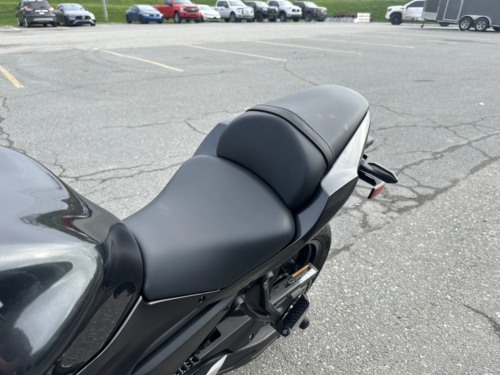 2026 Kawasaki Ninja 650 alt