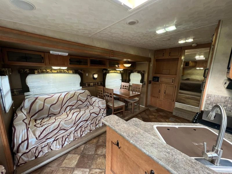 2014 Palomino Puma 276rlss alt