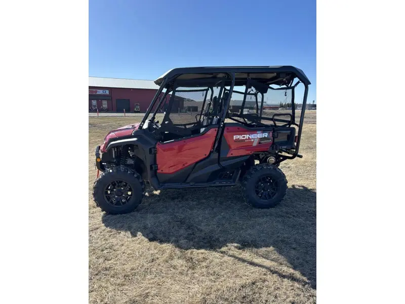 2025 Honda Pioneer 1000-5P DLX thumbnail 3