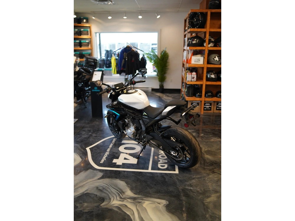 2026 Cfmoto 675 Nk alt