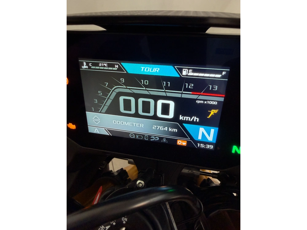 Aprilia Tuono V4 Factory 2024 alt