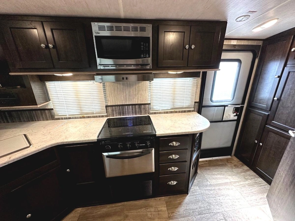2018 Cruiser Rv Shadow Cruiser 225rbs alt