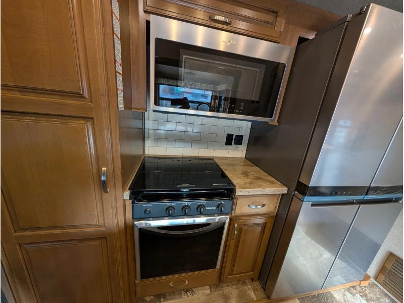 Forest River Cedar Creek 38fl 2019 alt