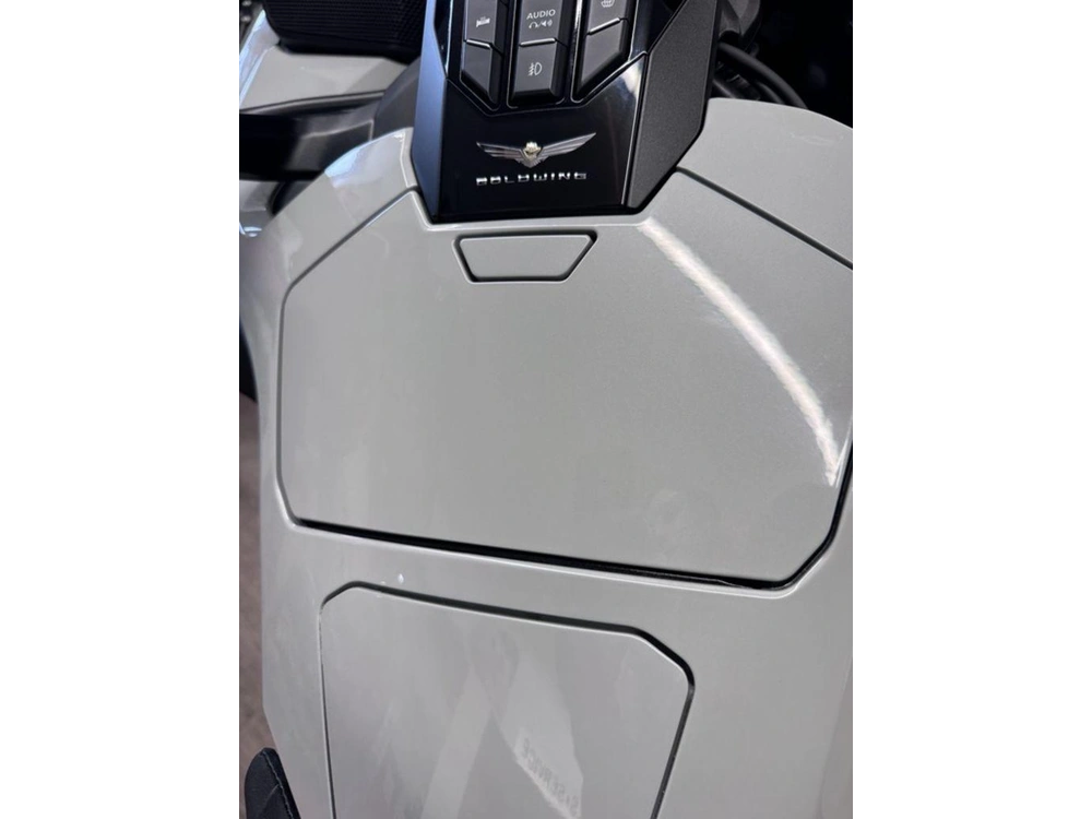 2026 Honda Gold Wing Tour alt
