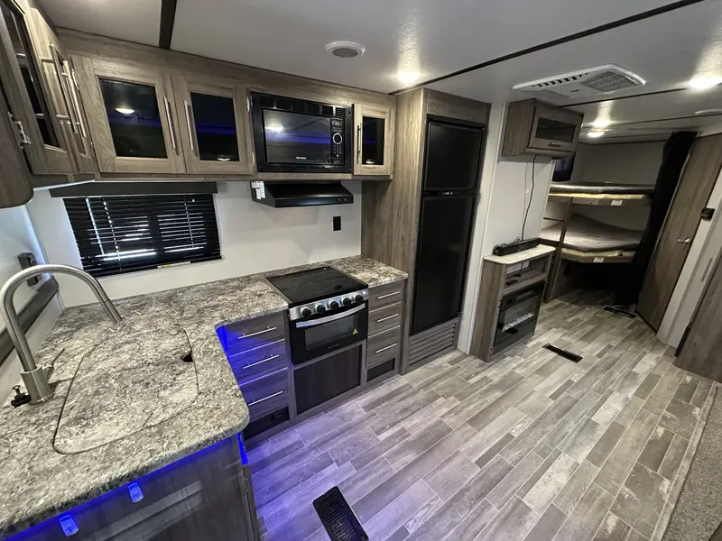 2020 Crossroads RV 280BH ZINGER thumbnail 27