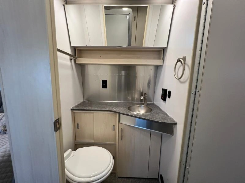 Airstream Flying Cloud 25fb 2023 alt