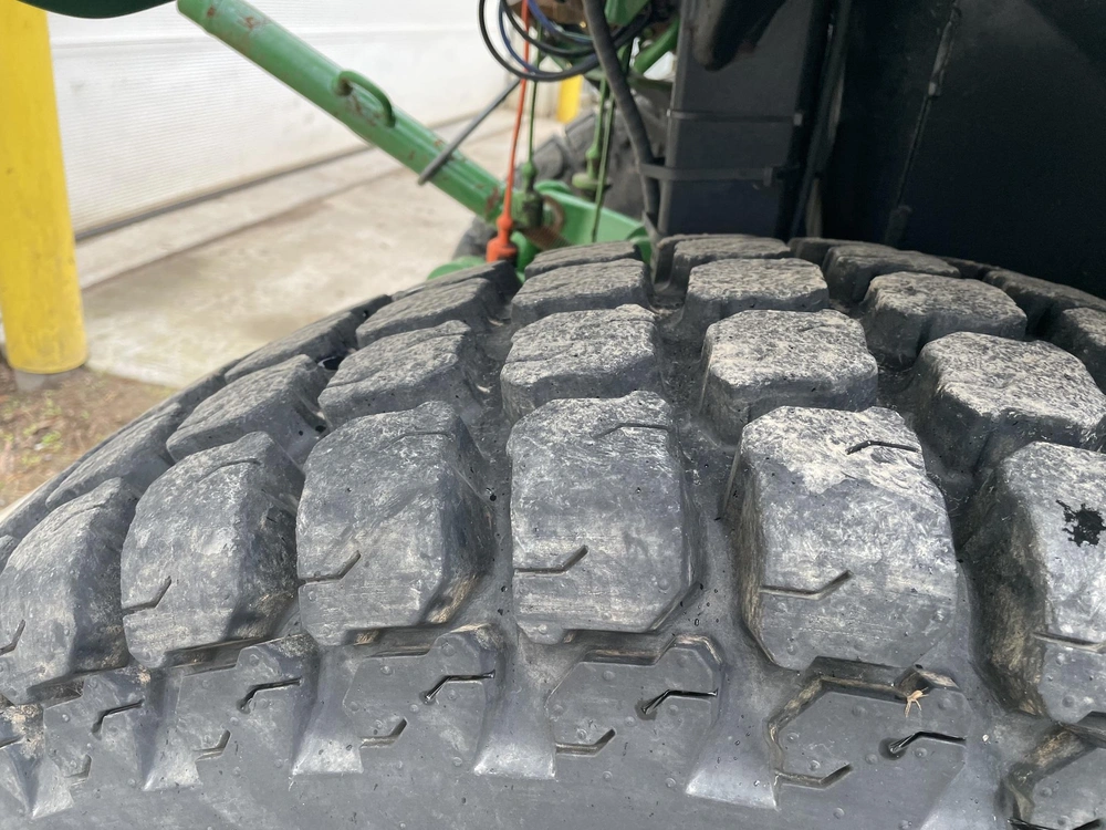2022 John Deere 3039r alt