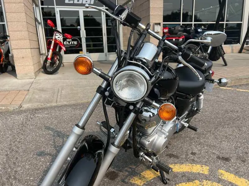 Yamaha V-STAR 250 2023