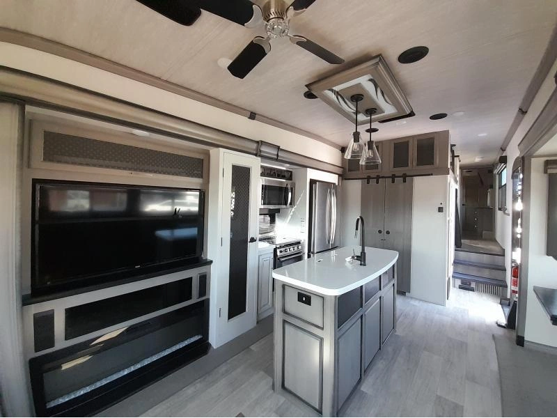 Keystone Rv Montana 3855br 2021 alt