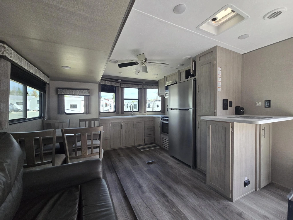 Coachmen Catalina 39fkts 2023 alt