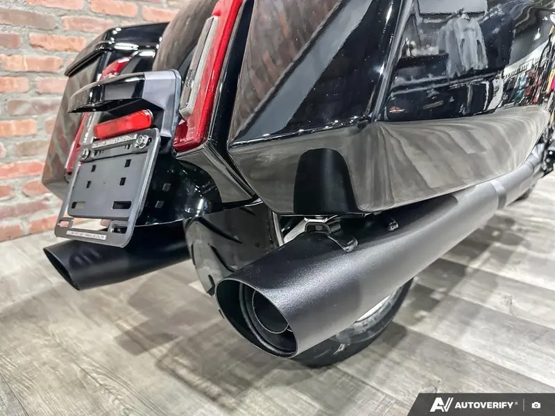 2026 Harley-Davidson ROAD GLIDE thumbnail 10