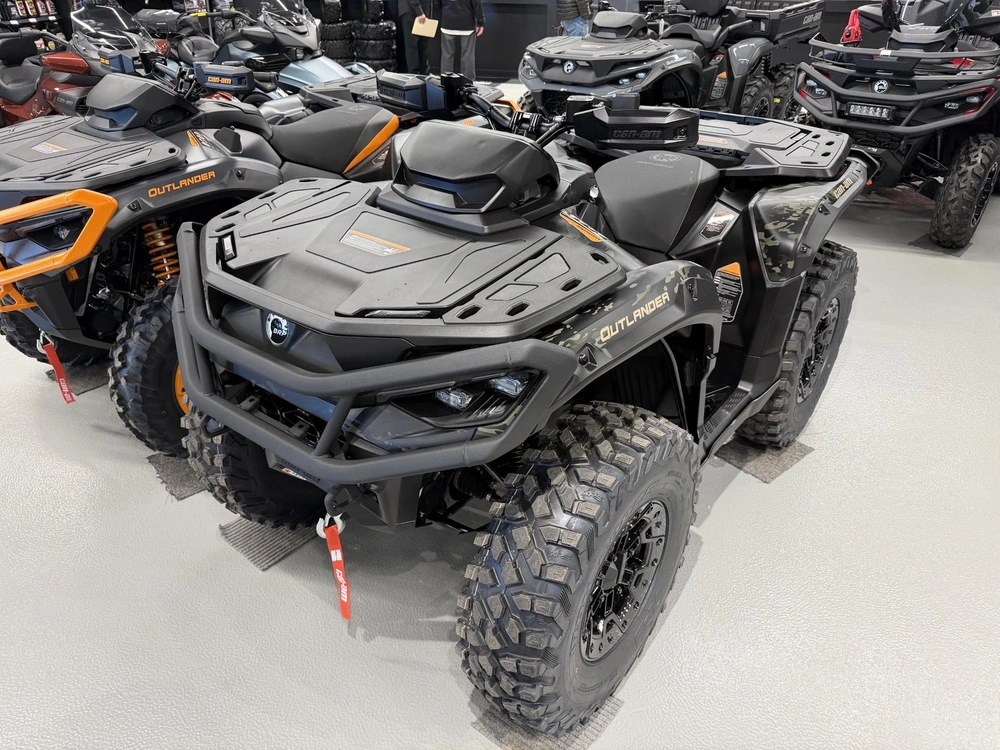 Can-am Outlander Backcountry 1000r 2026 alt