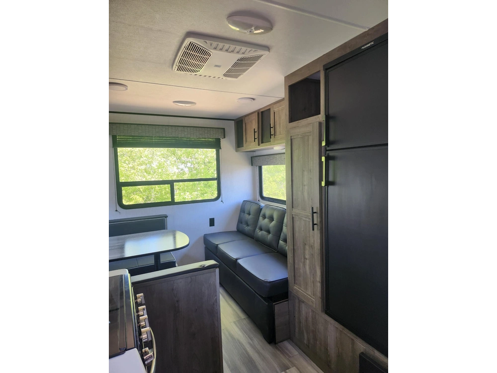 Heartland Rv Pioneer 210 Rd 2022 alt