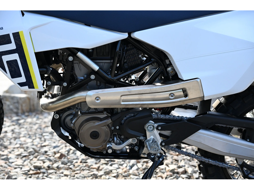 2027 Husqvarna 701 Enduro alt