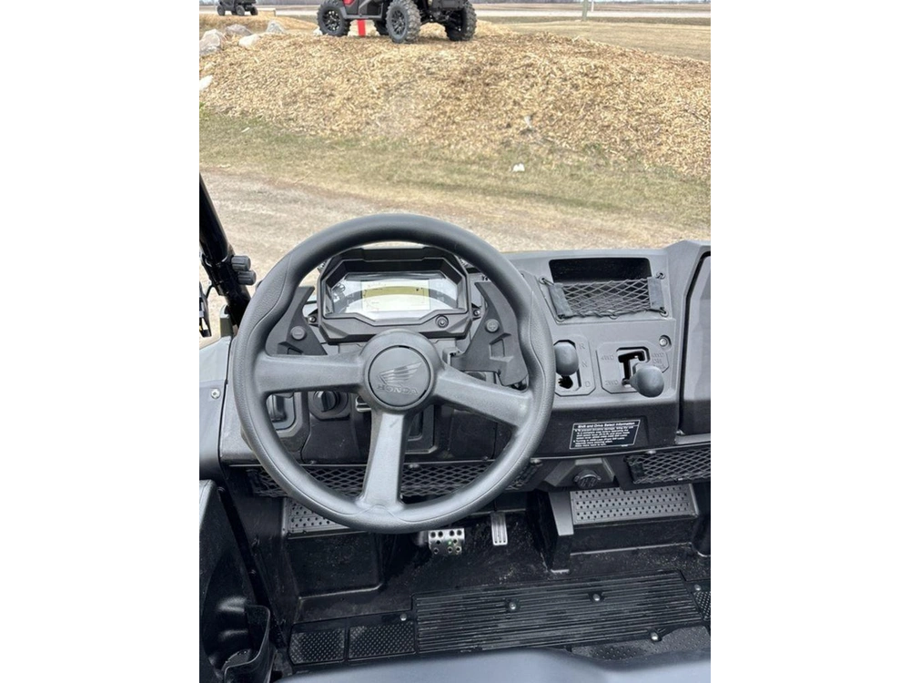 2026 Honda Pioneer 700-2p Dlx alt