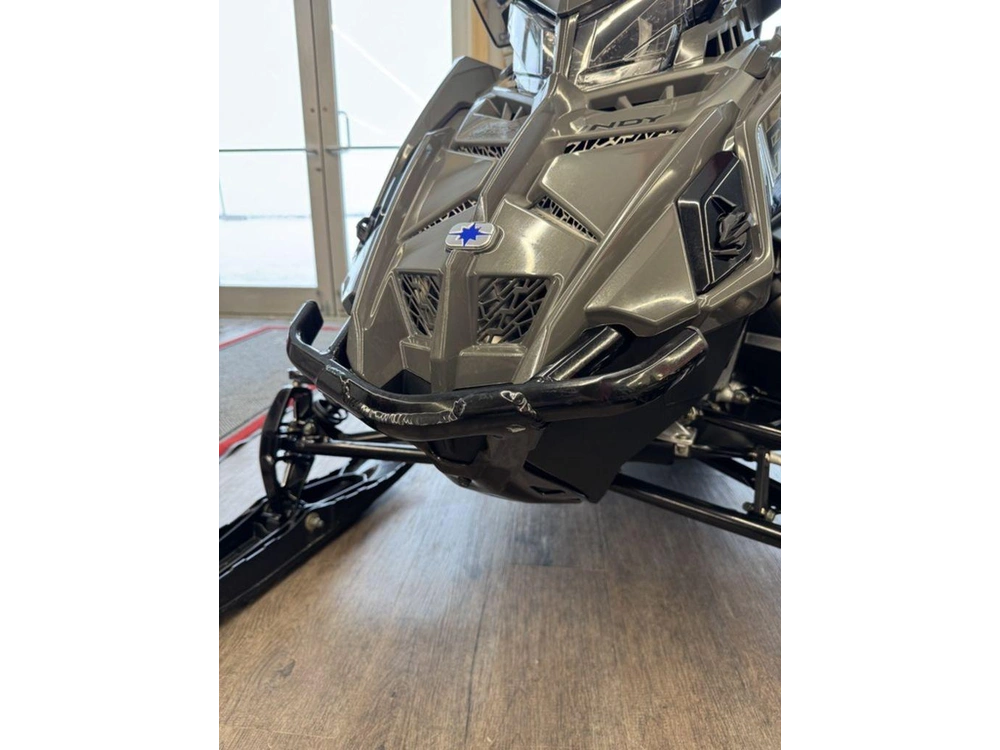 2025 Polaris 650 Indy Adventure 137 Shadow Gray / Gloss Black alt