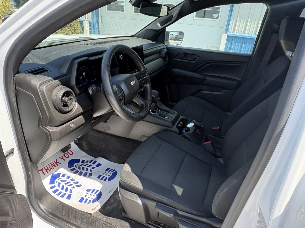 2023 Chevrolet Colorado alt