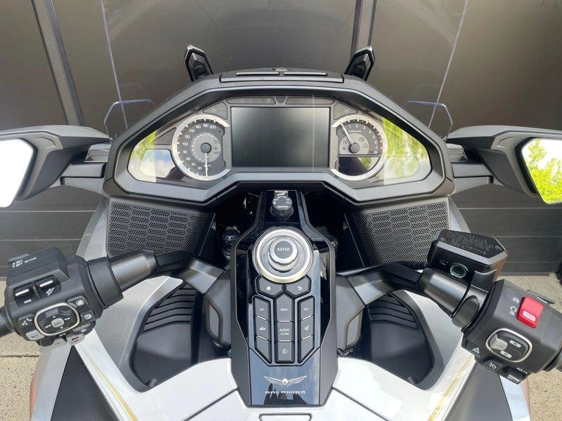 2025 Honda Gold Wing alt