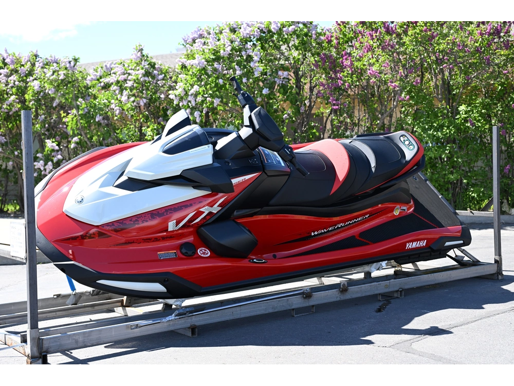 2026 Yamaha Vx Cruiser W/audio-torch Red/pearl alt