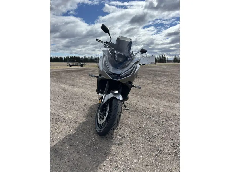 2026 Honda NT1100 thumbnail 2