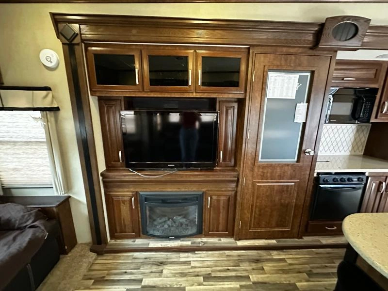 Grand Design Solitude 369rl 2015 alt