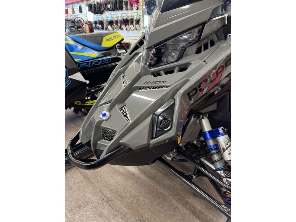 2025 Polaris Boost Indy Vr1 137 Shadow Gray / Gloss Black alt