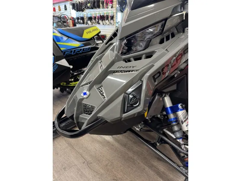 Polaris Boost Indy VR1 137 Shadow Gray / Gloss Black 2025
