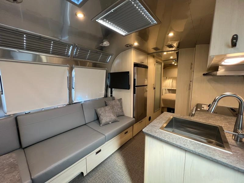 Airstream Flying Cloud 25fb 2023 alt