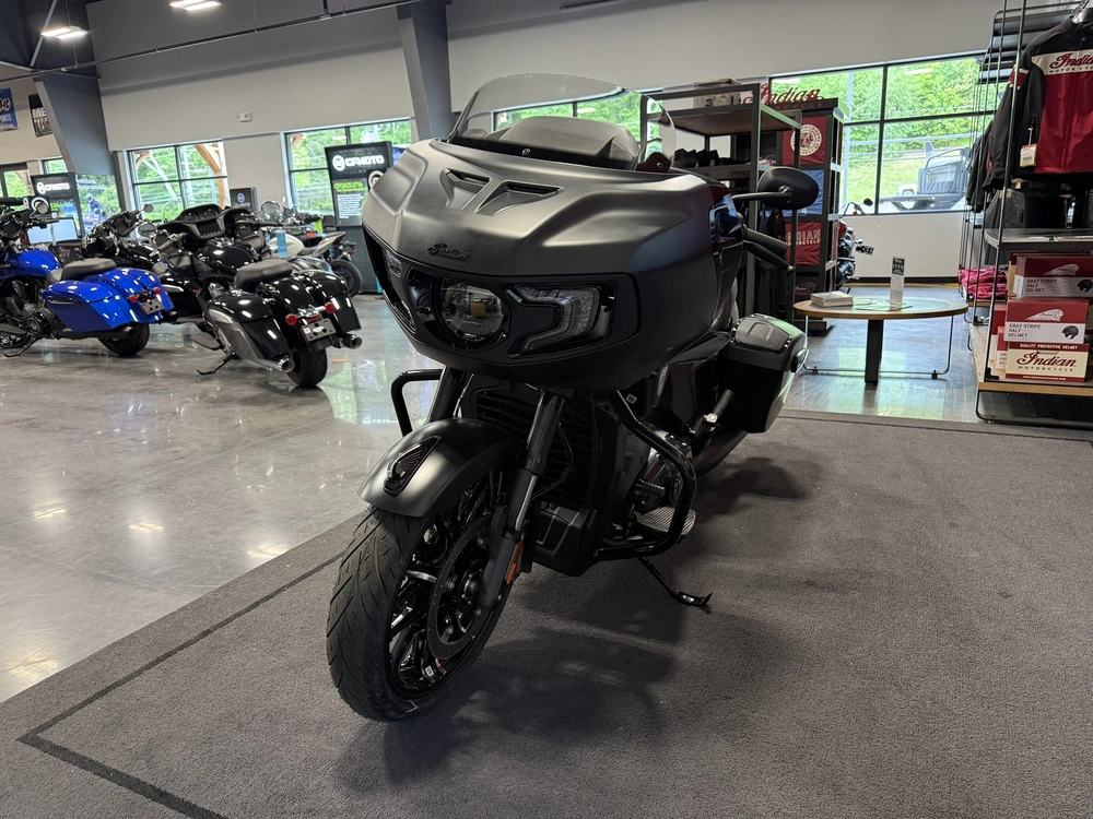 2026 Indian Motorcycle Challenger 112 Dark Horse® With Powerband Audio alt